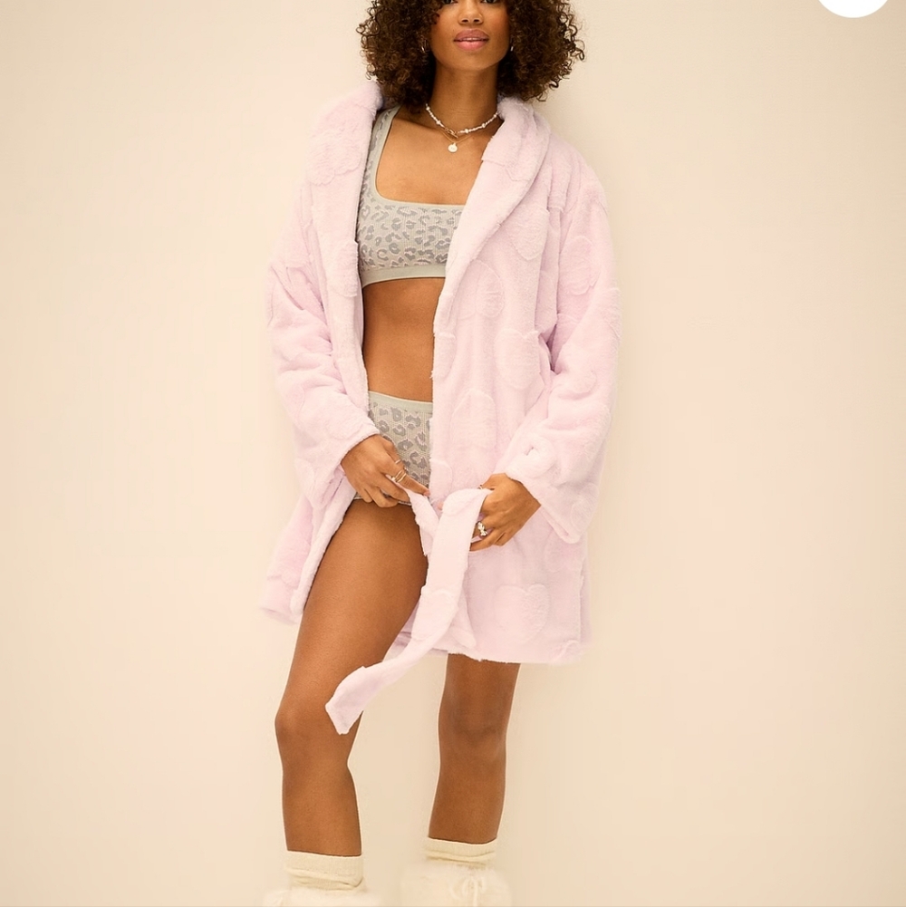 Victoria Secret Matching Robe And Slippers - Picture 2 of 5